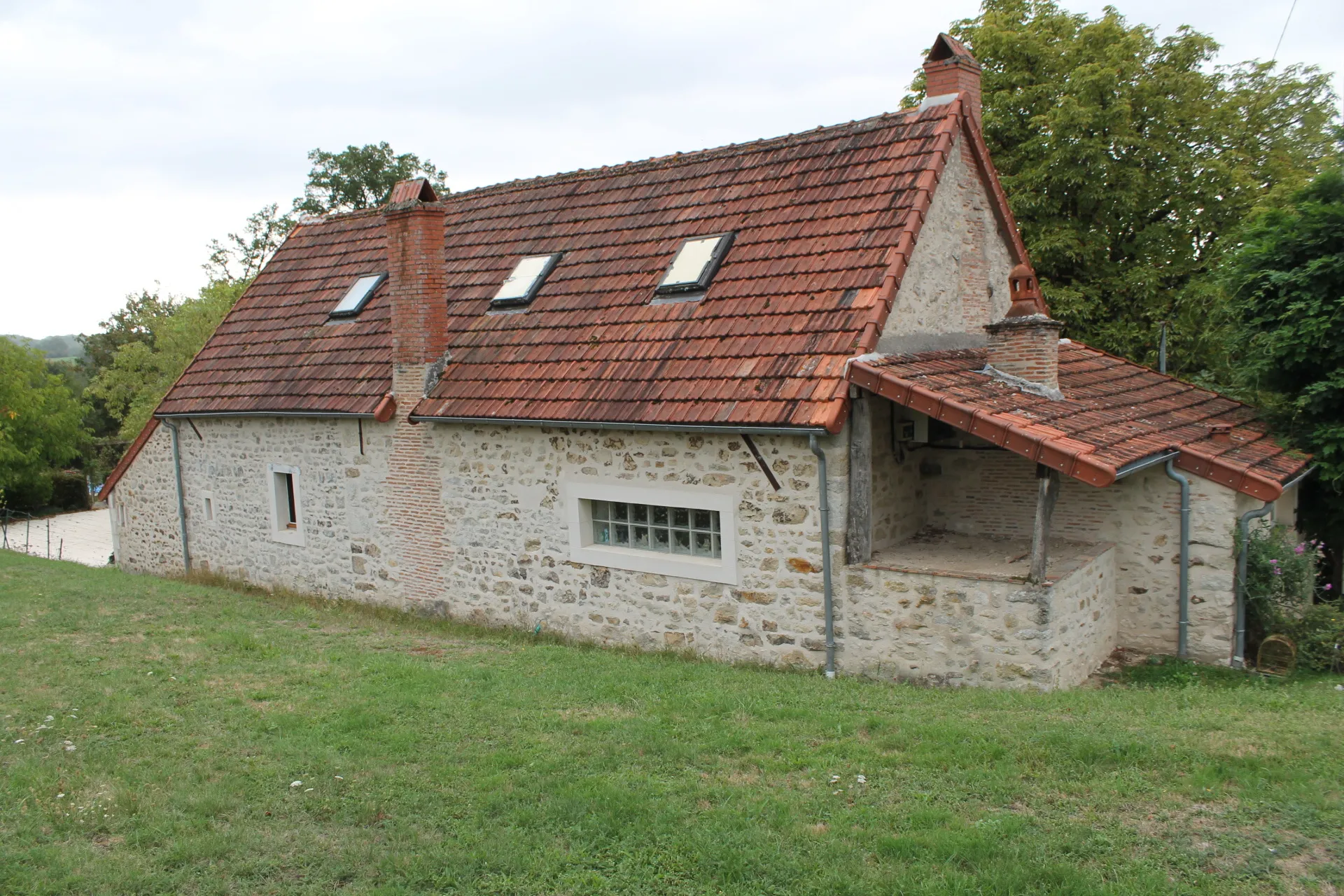 Fermette avec 2 Maisons et Gîte à Vicq exemplet 