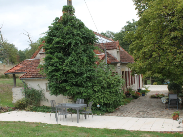 Fermette à Vicq - Exemplet avec 2 Maisons et Gîte