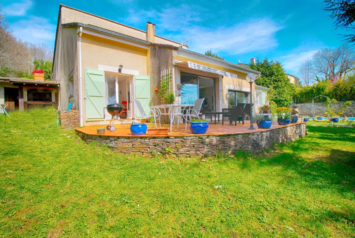 Maison d'artiste spacieuse avec vue panoramique à Cuxac cabardes 