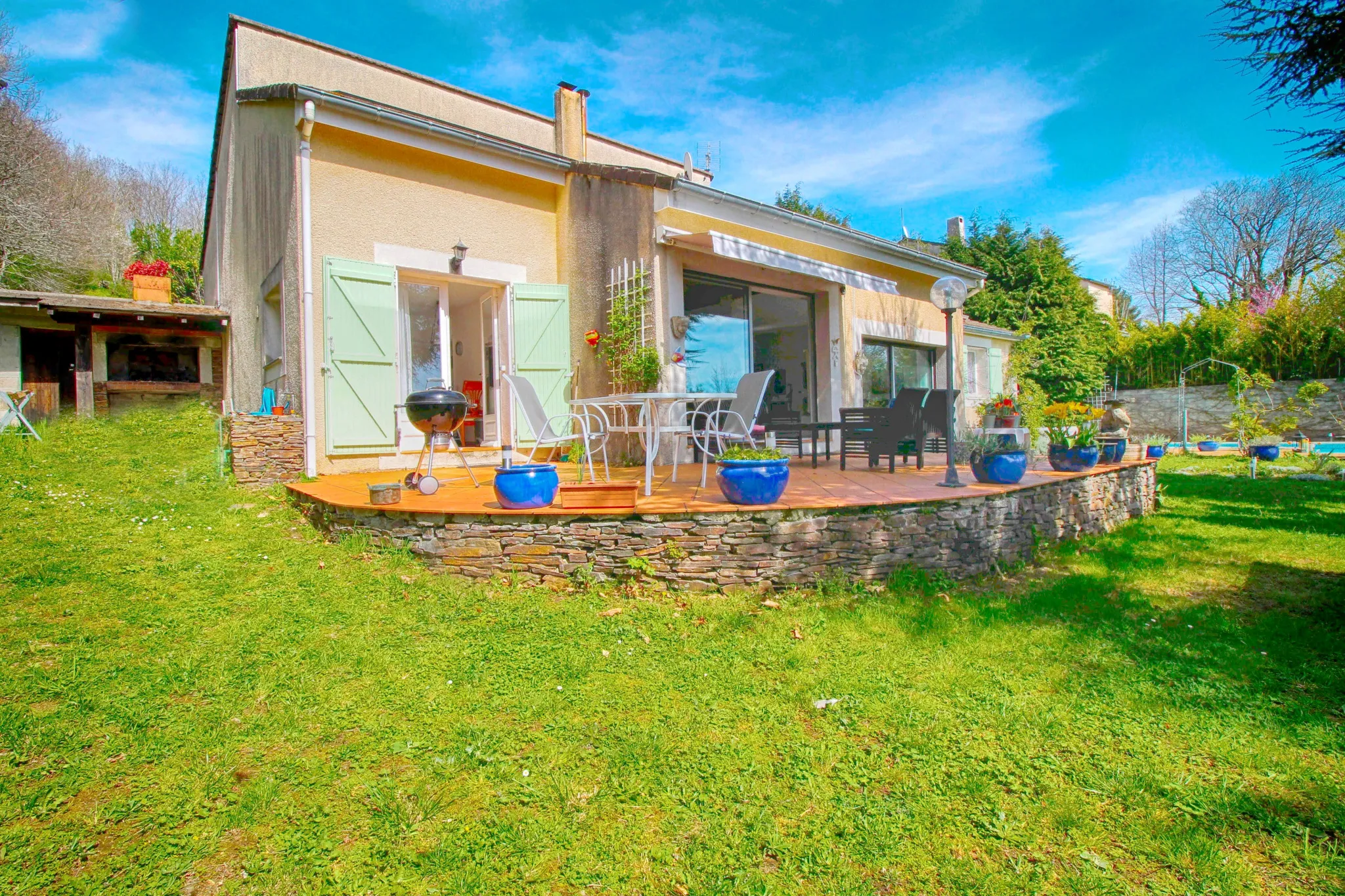 Maison d'artiste spacieuse avec vue panoramique à Cuxac cabardes 