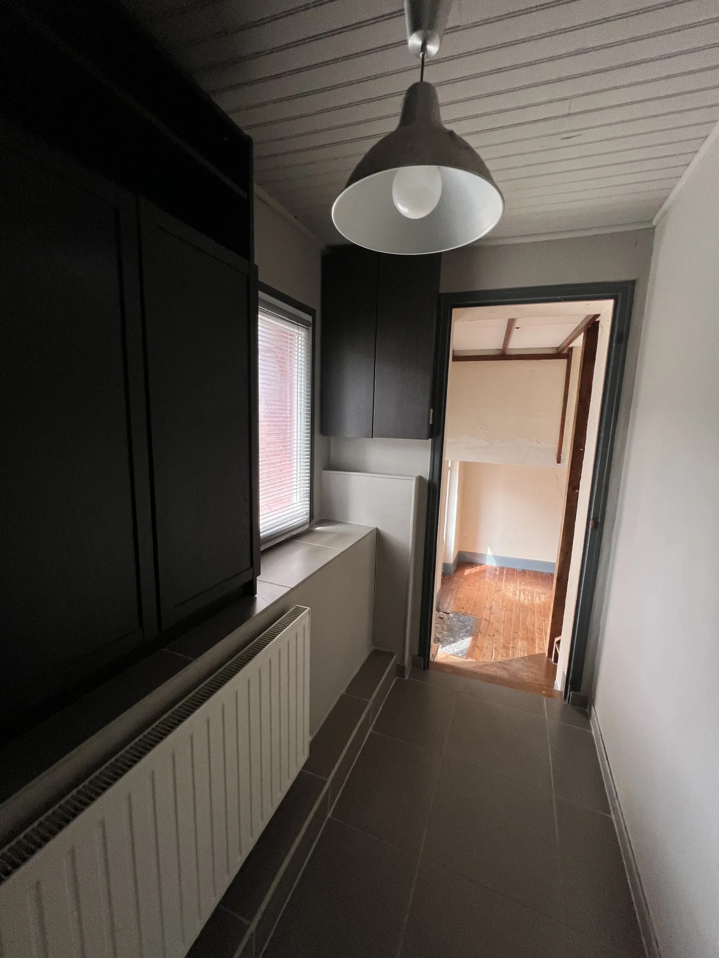 Appartement de 6 pièces avec énorme potentiel à Mezieres sur seine 