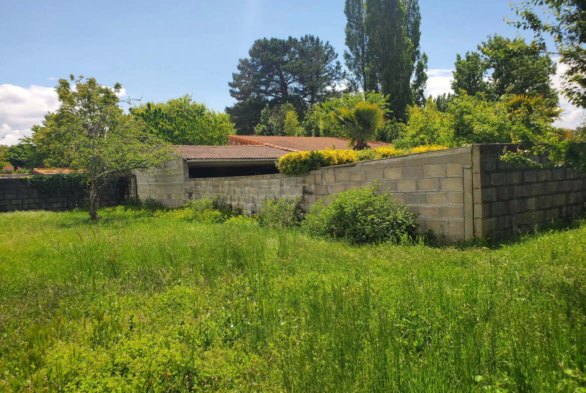 Terrain à bâtir de 404m2 à Saint-Palais sur Mer 