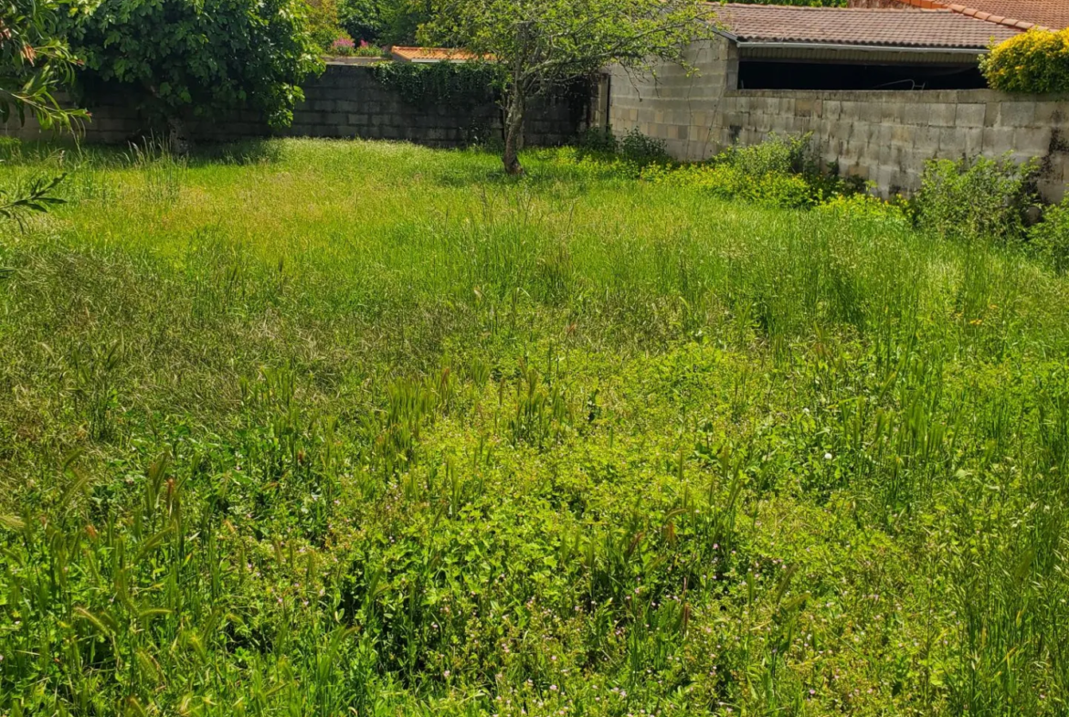 Terrain à bâtir de 404m2 à Saint-Palais sur Mer 