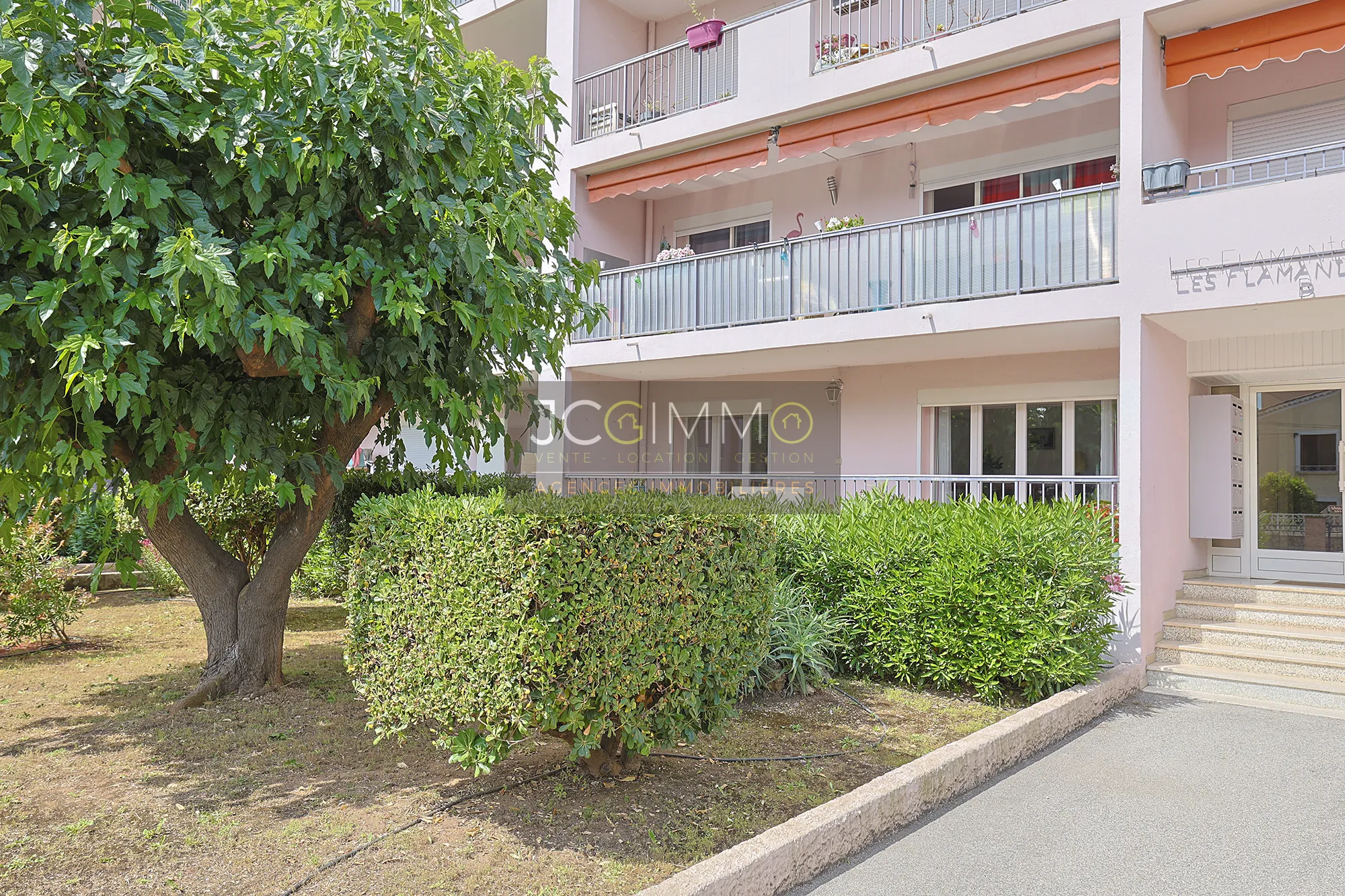 Appartement T3 au Rez-de-Chaussée avec 2 Extérieurs et Loggia - La Garde 