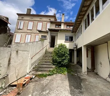 Maison T9 à Castelsarrasin - 100 000 €