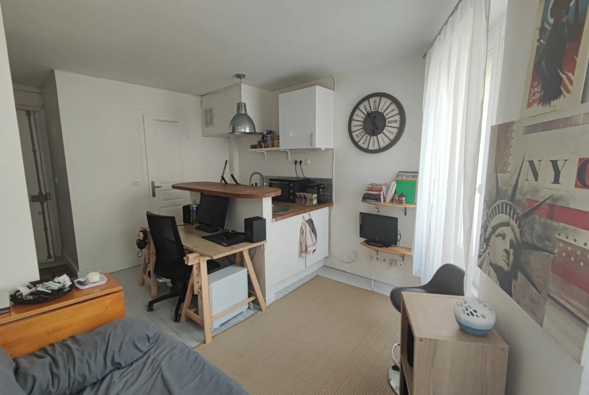 Studio lumineux de 17m2 à Paris 