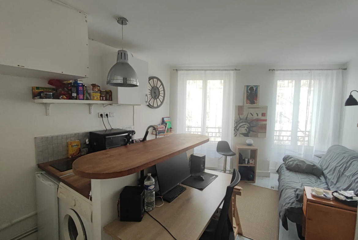 Studio lumineux de 17m2 à Paris 