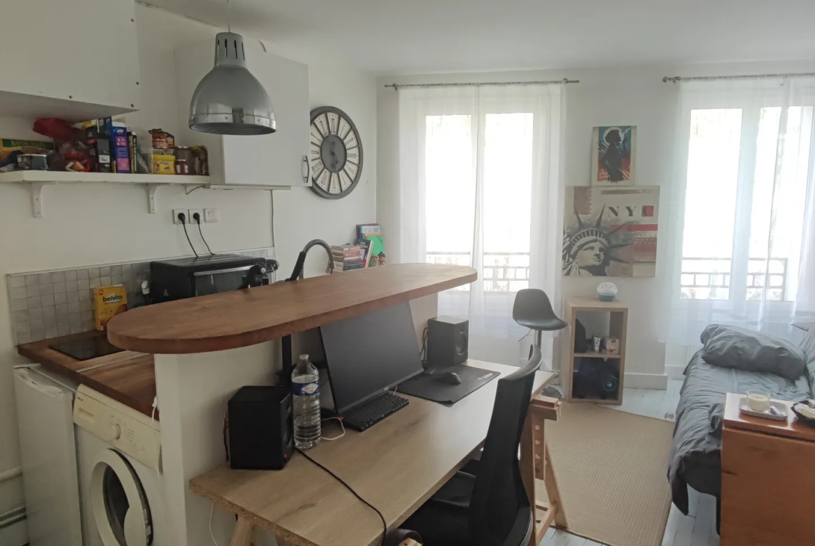 Studio lumineux de 17m2 à Paris 