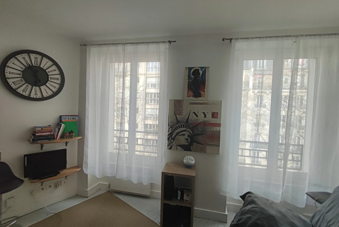 Studio lumineux de 17m2 à Paris 