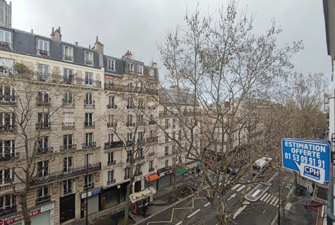 Studio lumineux de 17m2 à Paris 