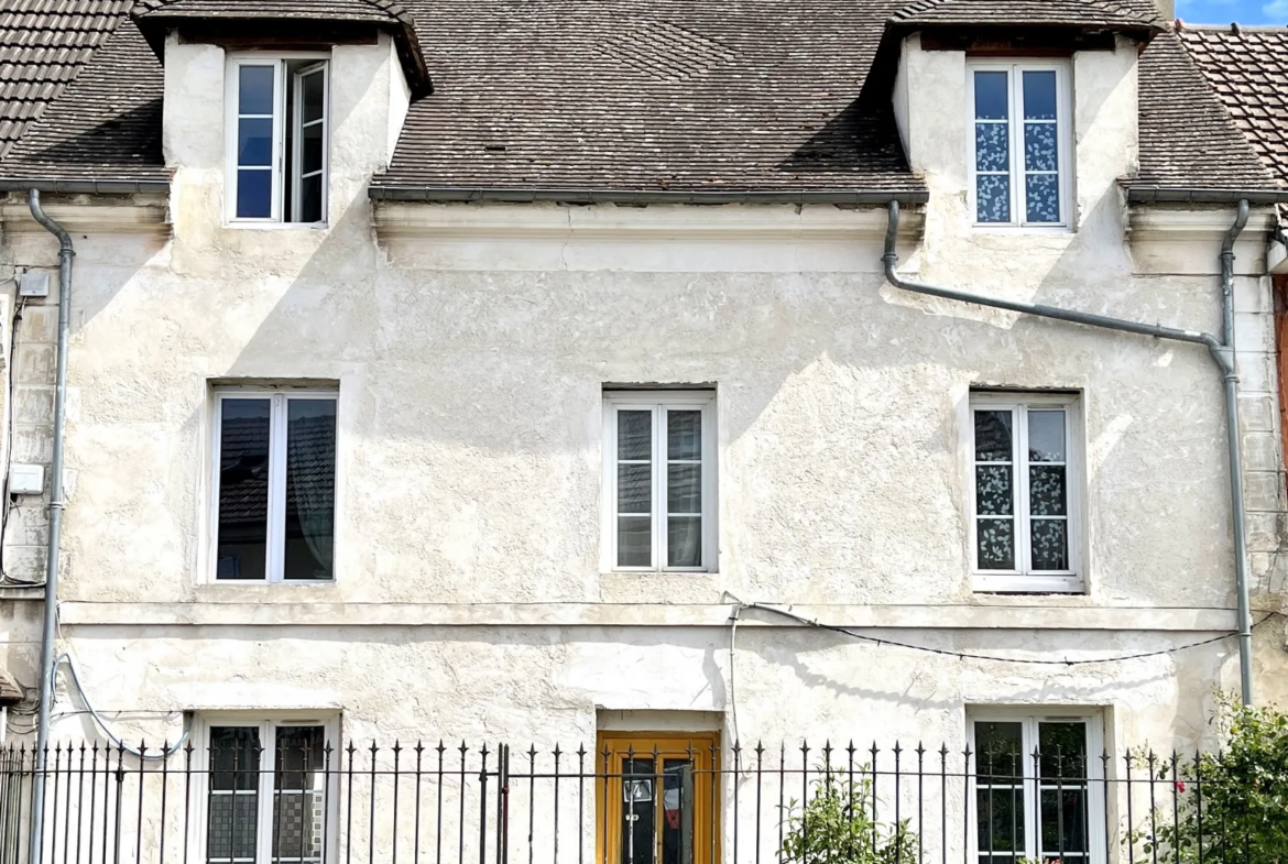 Maison de Ville à Nanteuil-lès-Meaux - Charme et Volumes Généreux 