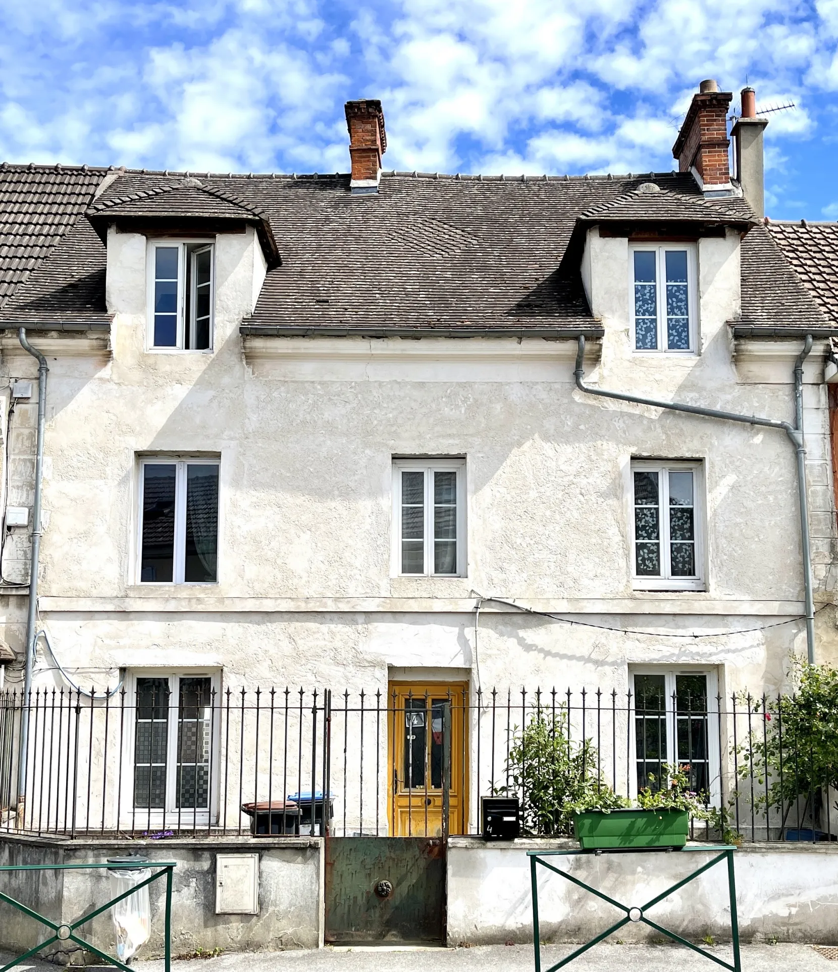 Maison de Ville à Nanteuil-lès-Meaux - Charme et Volumes Généreux 