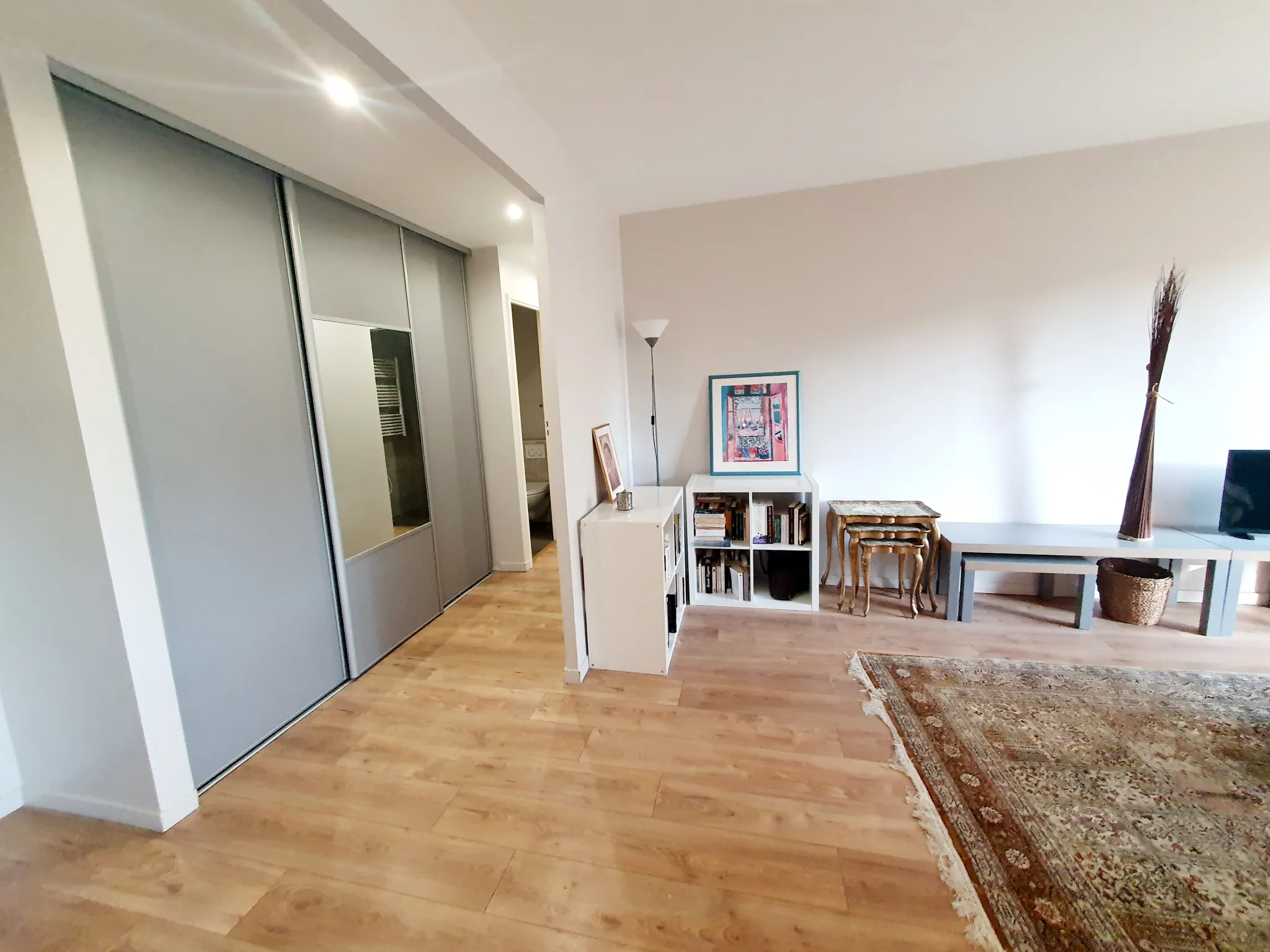 Appartement de 2 pièces de 49m2 refait à neuf avec balcon traversant 