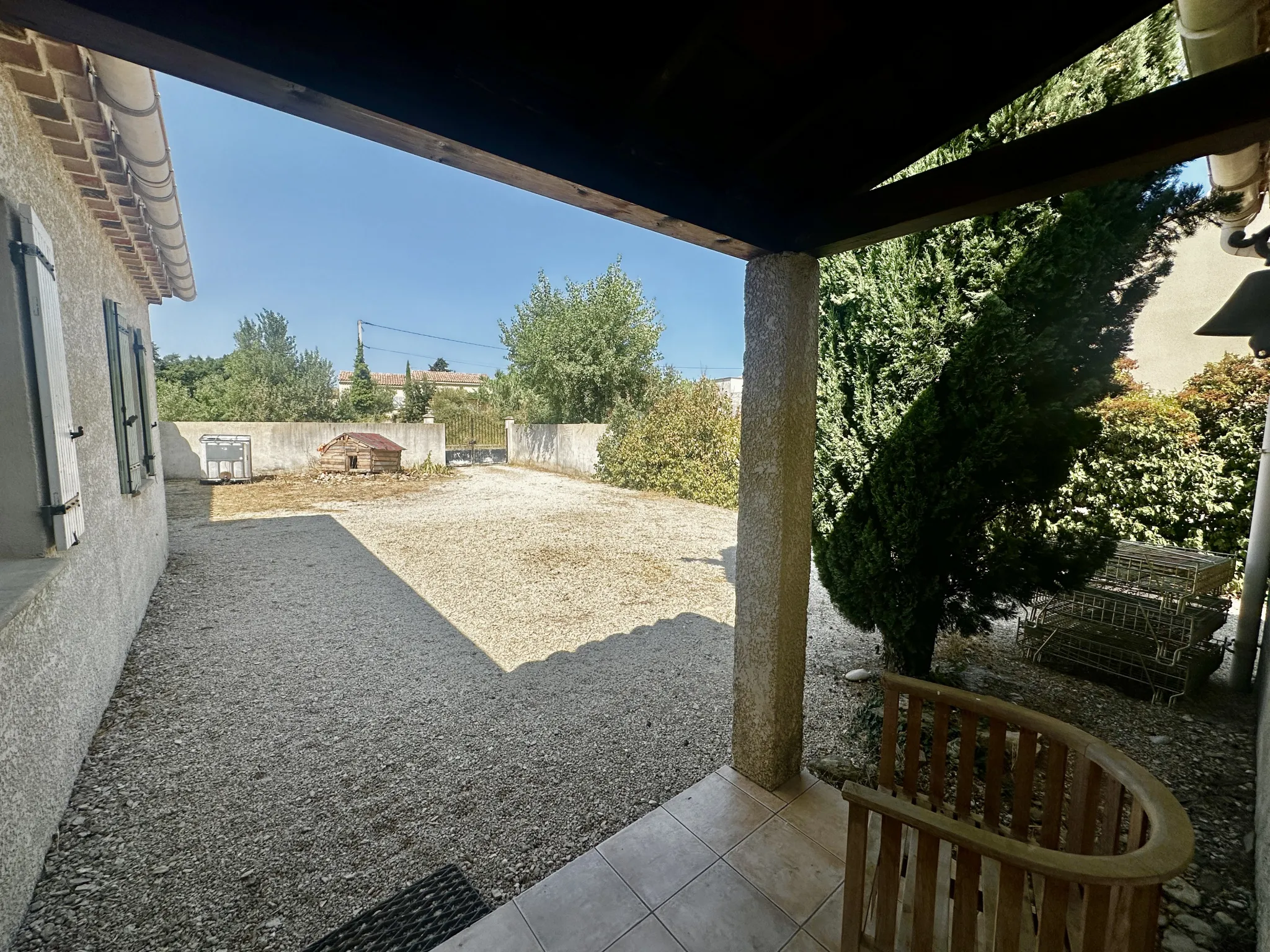 Villa de plain pied avec jardin et garage à Cairanne 