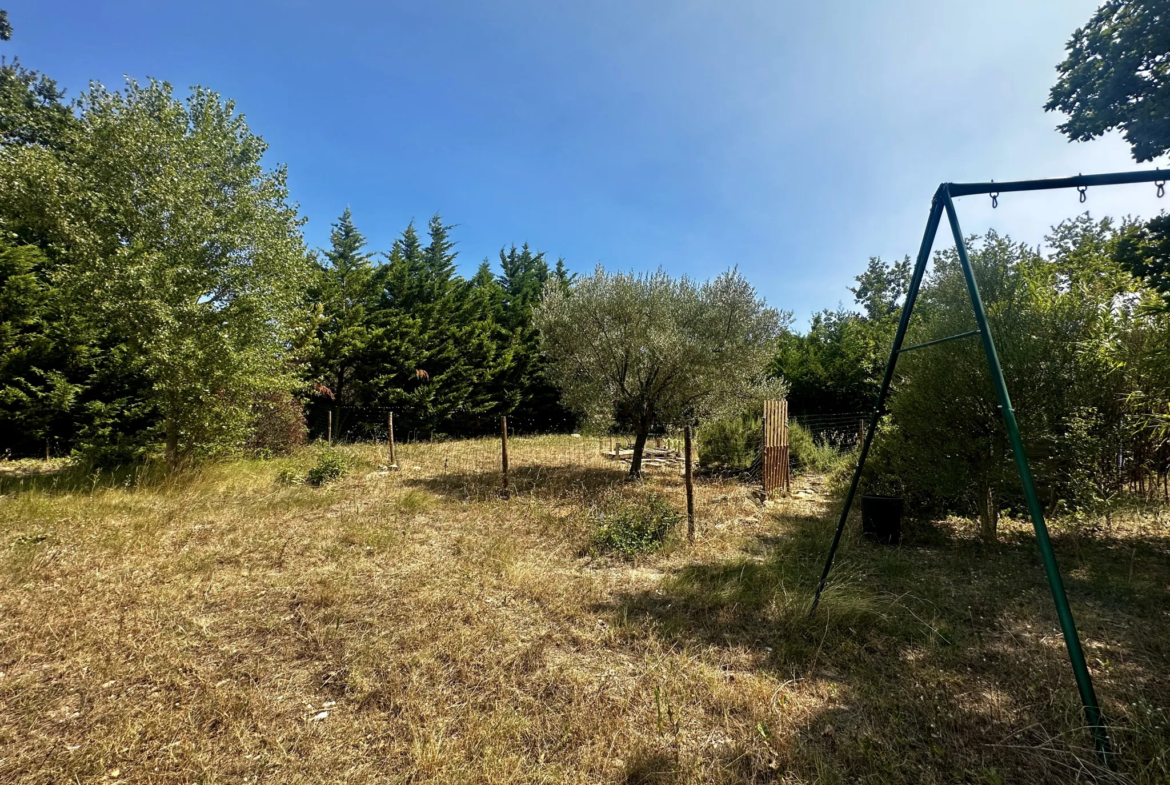 Villa de plain pied avec jardin et garage à Cairanne 