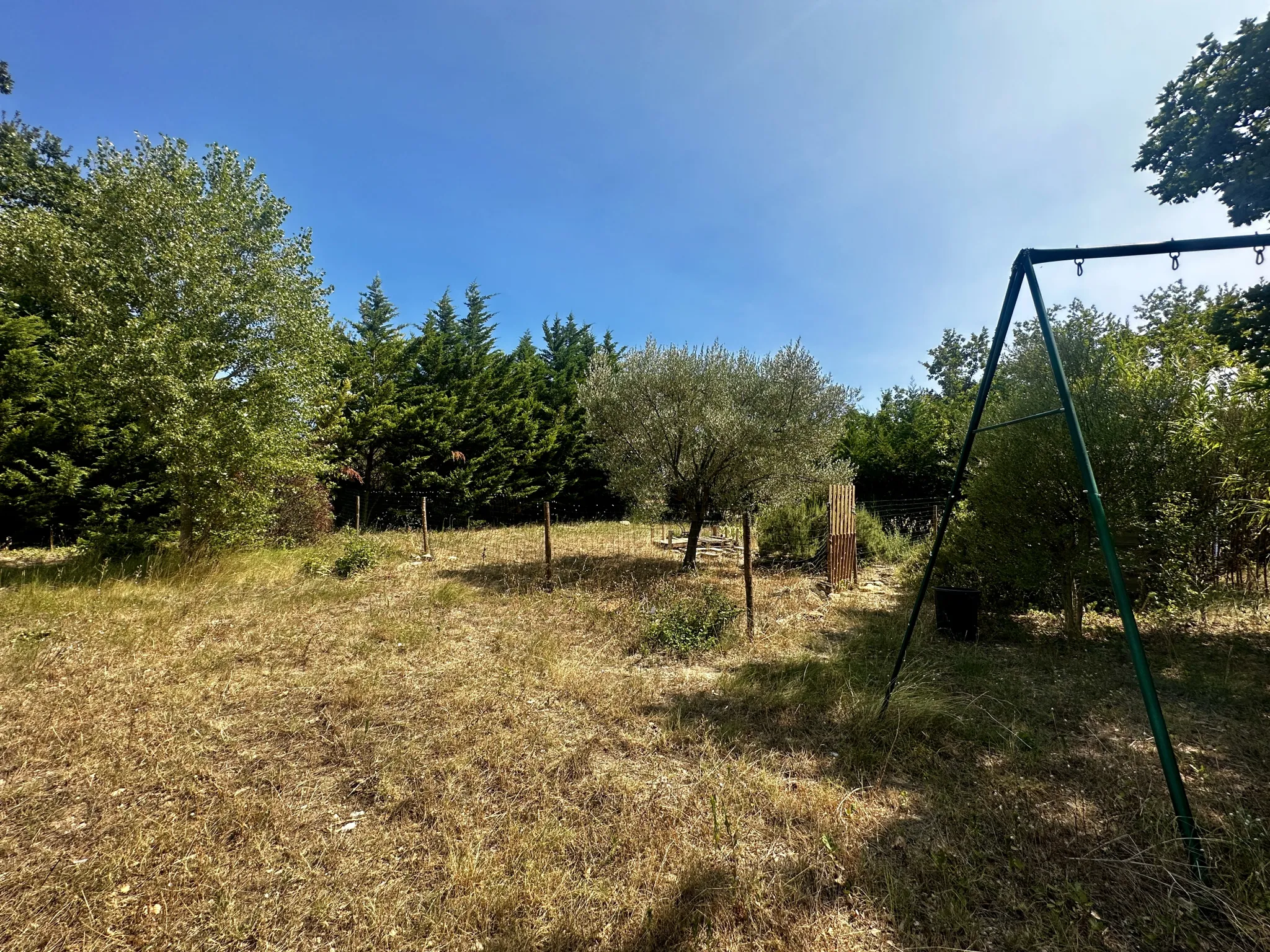 Villa de plain pied avec jardin et garage à Cairanne 