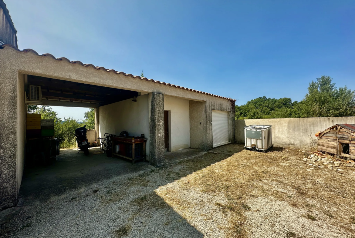 Villa de plain pied avec jardin et garage à Cairanne 