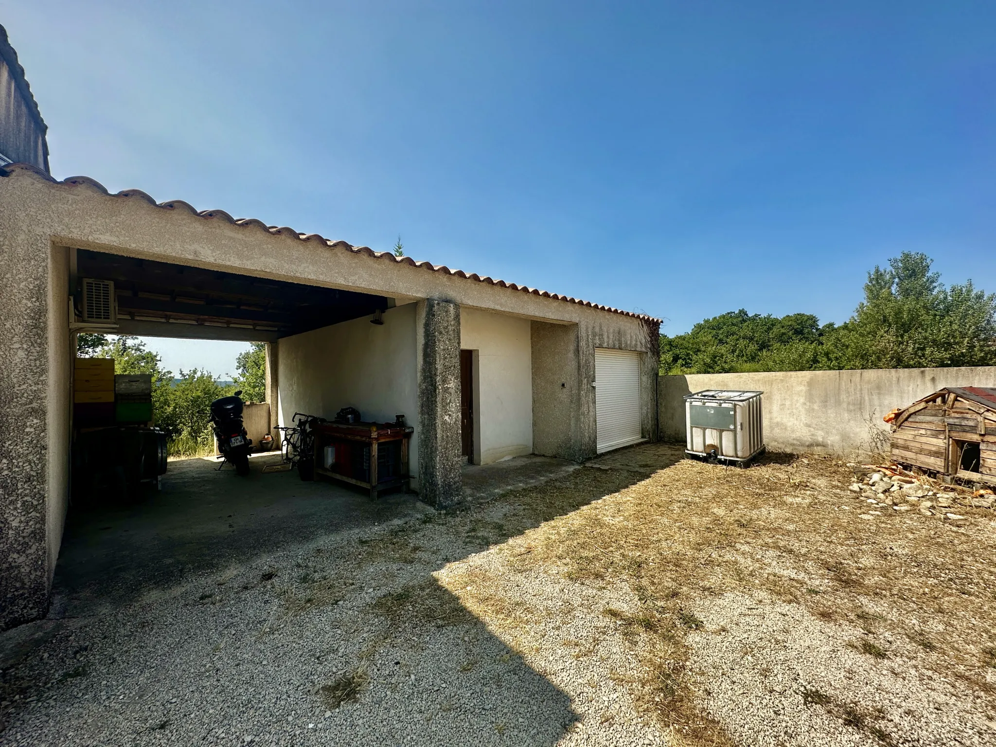 Villa de plain pied avec jardin et garage à Cairanne 