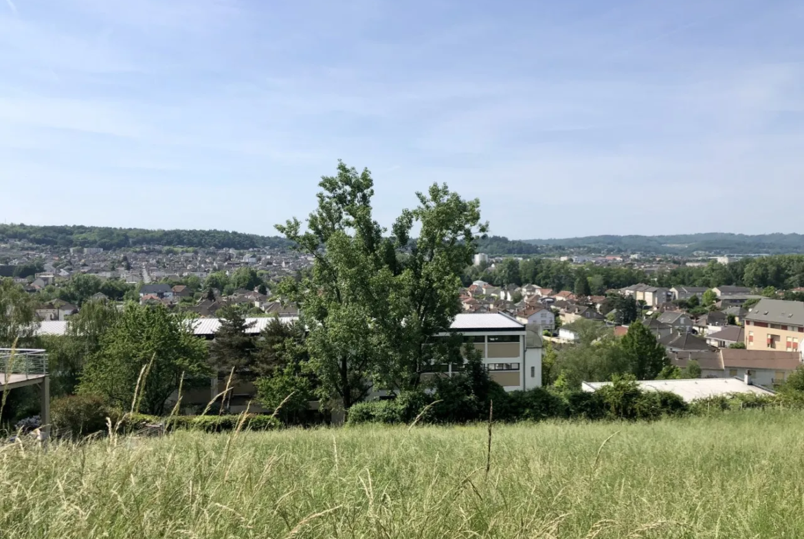 Terrain quartier Rosiers avec vue sur Brive-la-Gaillarde 