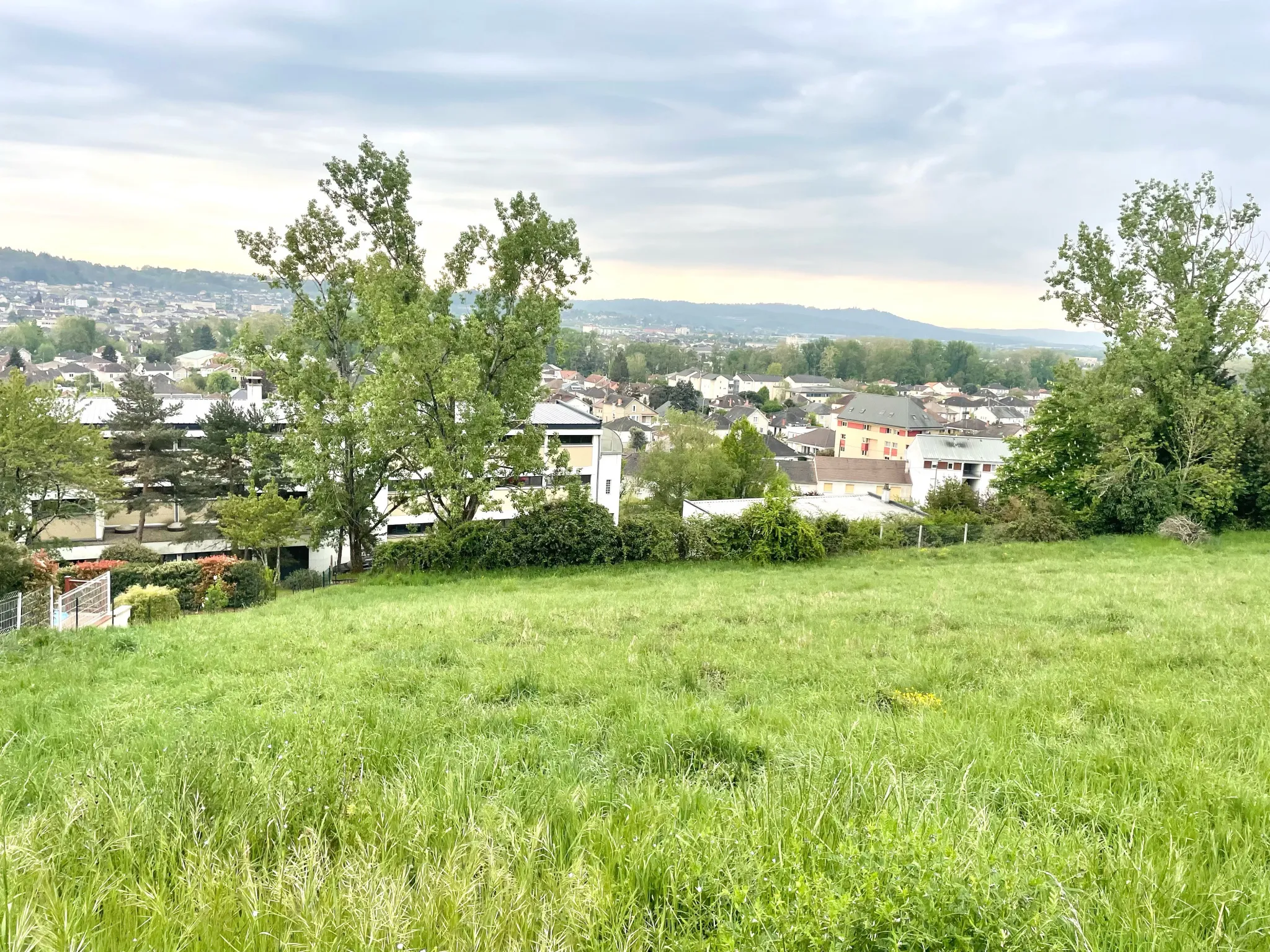 Terrain quartier Rosiers avec vue sur Brive-la-Gaillarde 