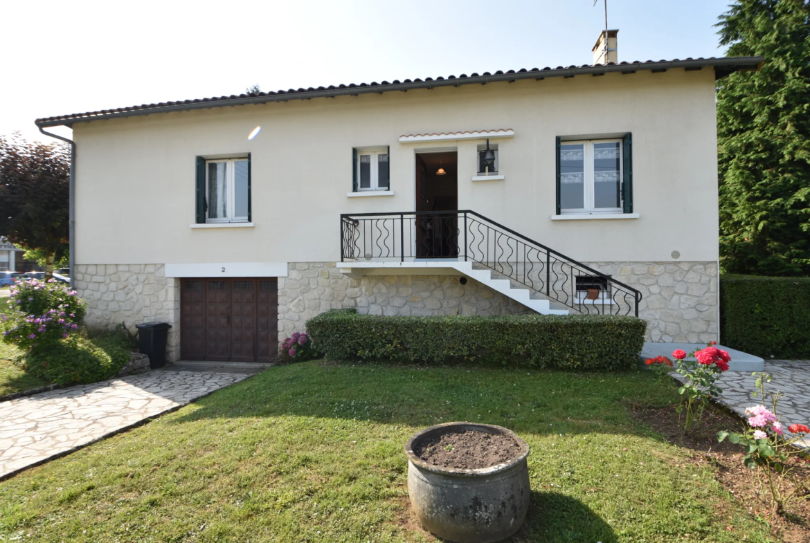 Maison avec sous sol à Montbron 