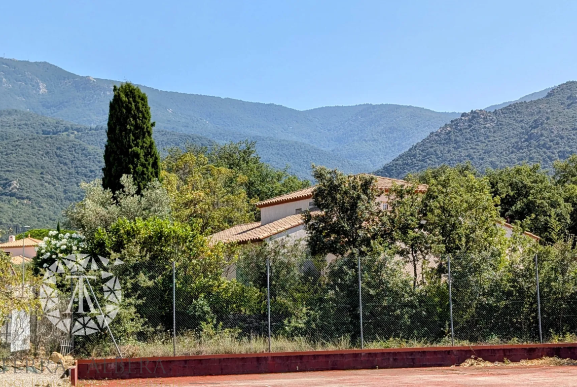 Terrain constructible à Laroque-des-Albères 