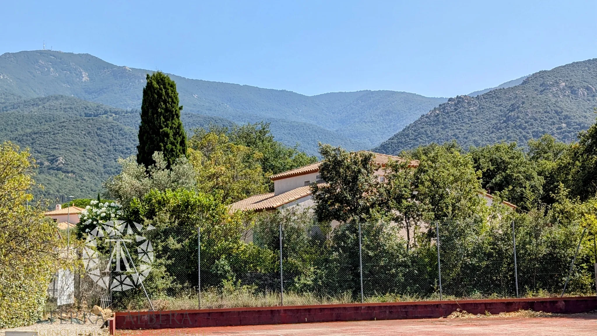 Terrain constructible à Laroque-des-Albères 