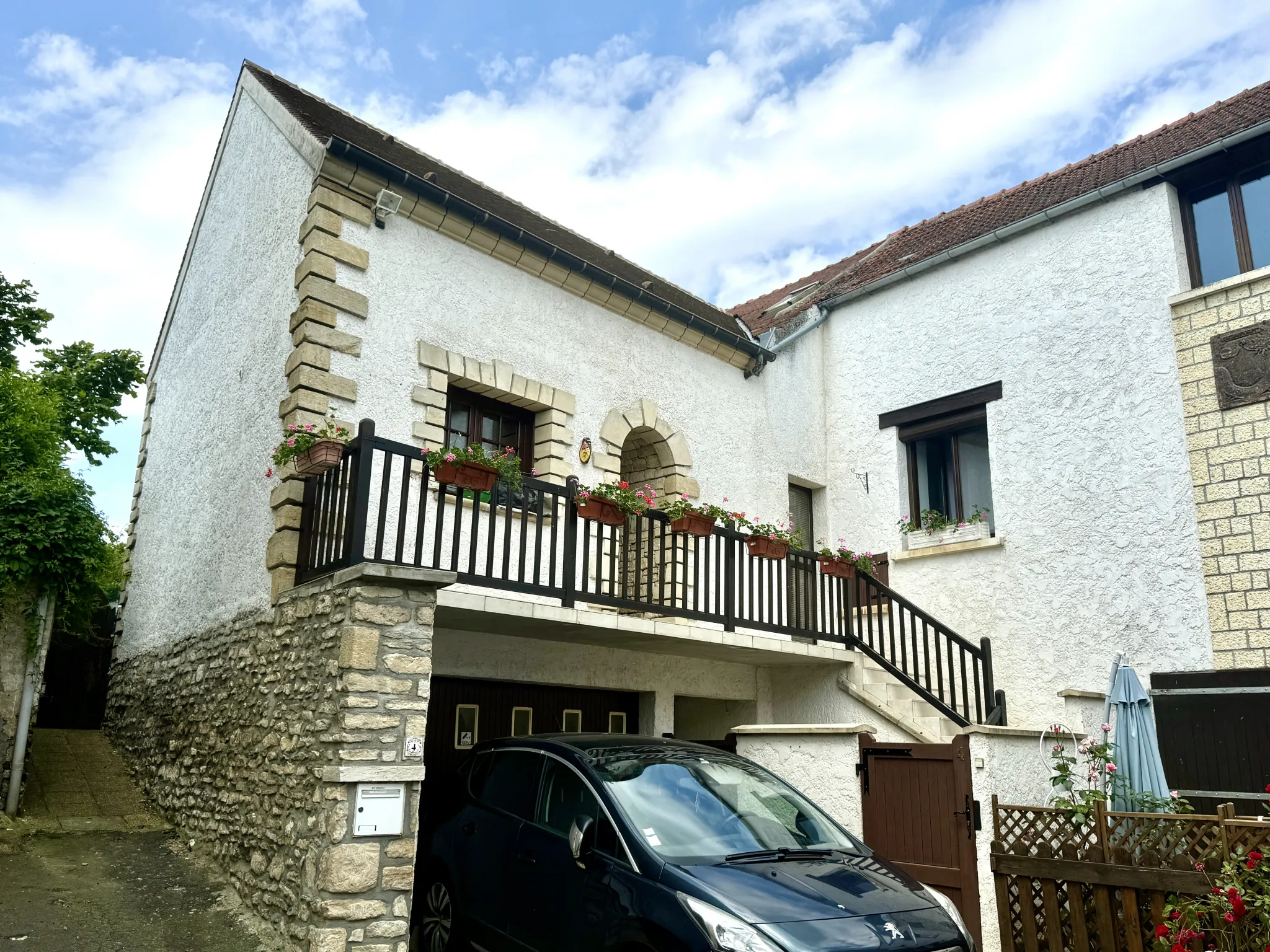 Charmante maison de 120m2 avec jardin et garage à Issou 