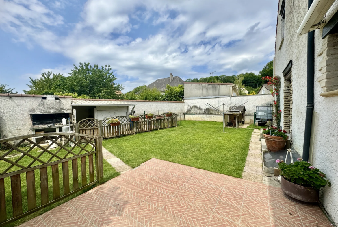 Charmante maison de 120m2 avec jardin et garage à Issou 