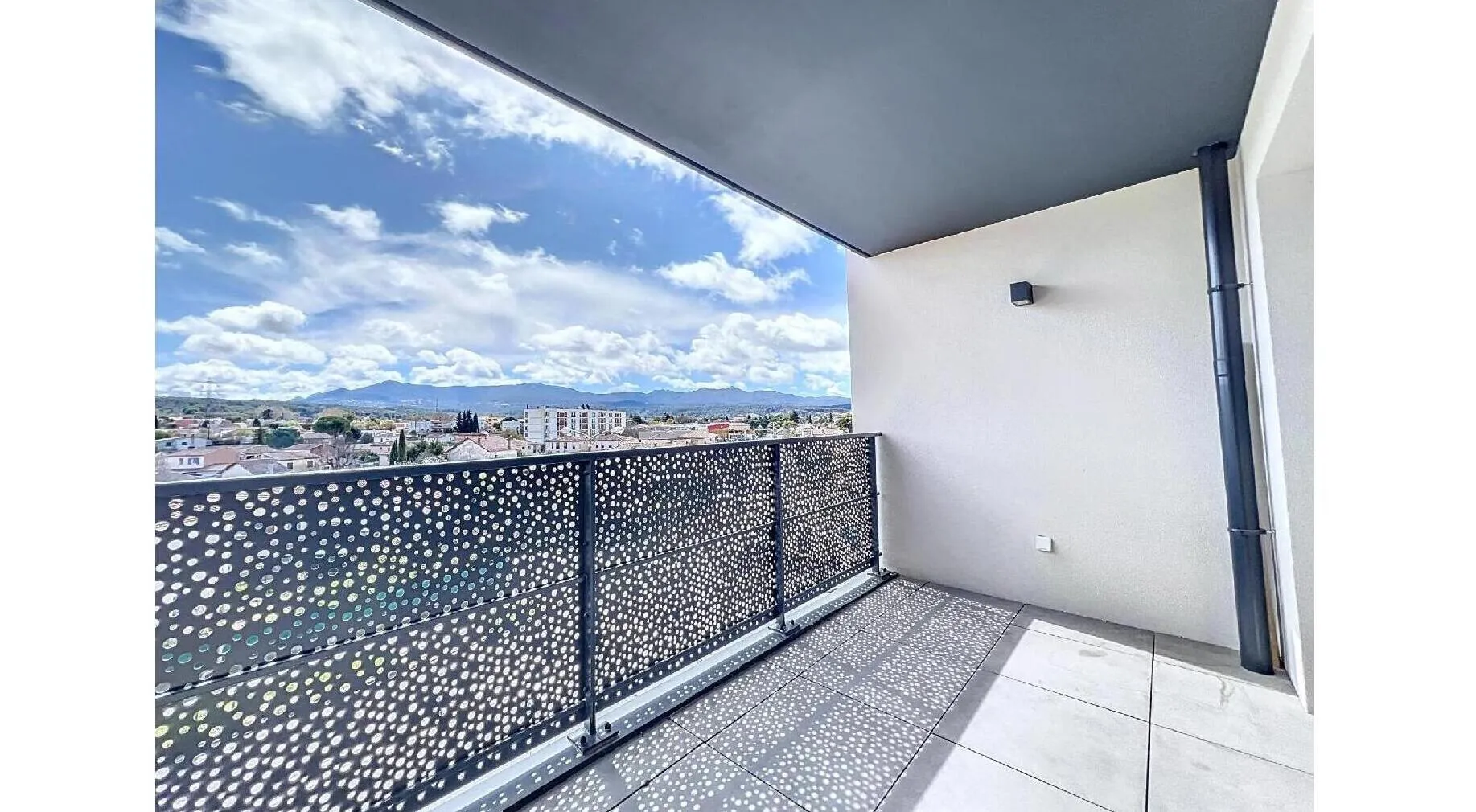 Appartement Type 3 avec Terrasse et Parkings à Gardanne 