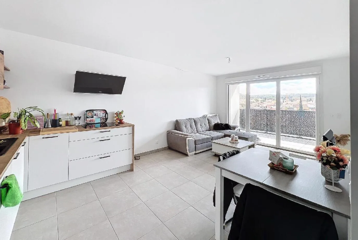 Appartement Type 3 avec Terrasse et Parkings à Gardanne 