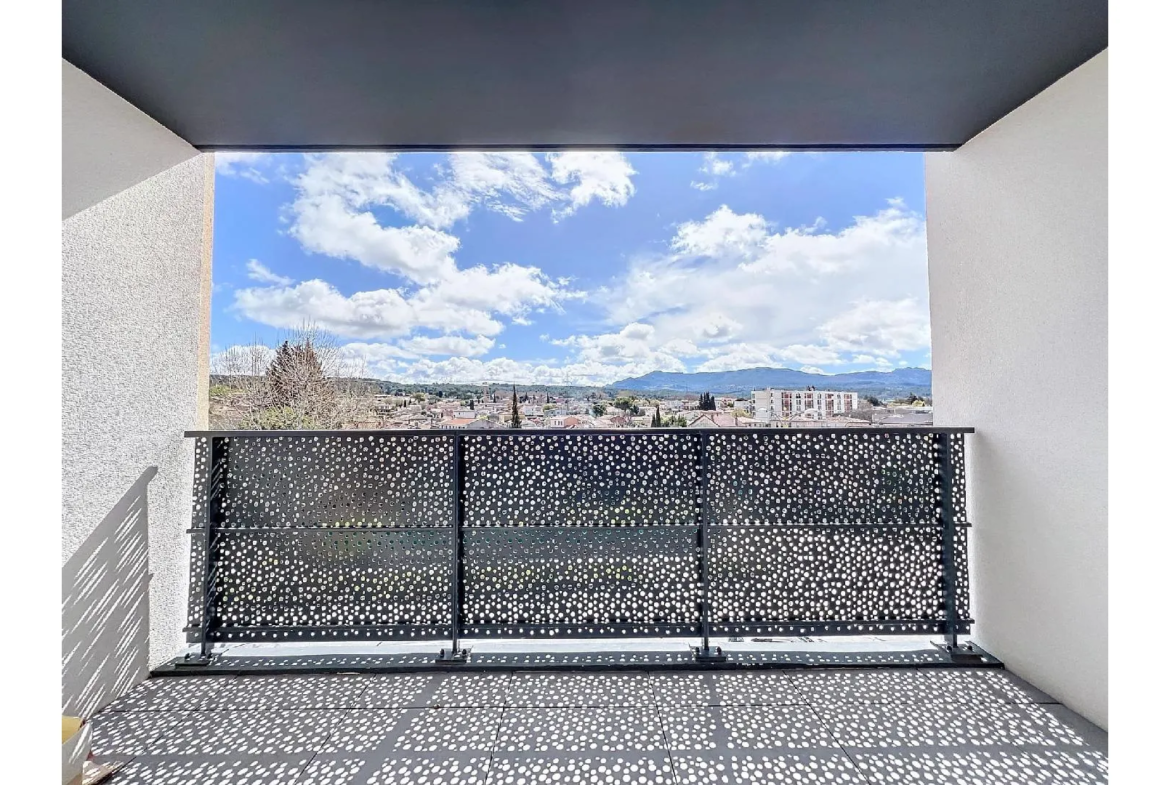 Appartement Type 3 avec Terrasse et Parkings à Gardanne 