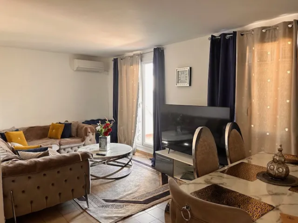 Appartement Dernier Étage avec Terrasse et Vue Dé- gagée à Toulon