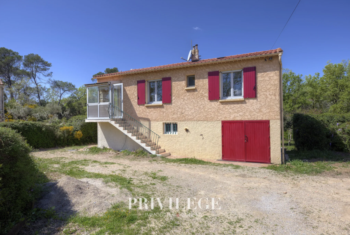 Villa individuelle avec potentiel, au calme et proche de la ville - Lorgues 