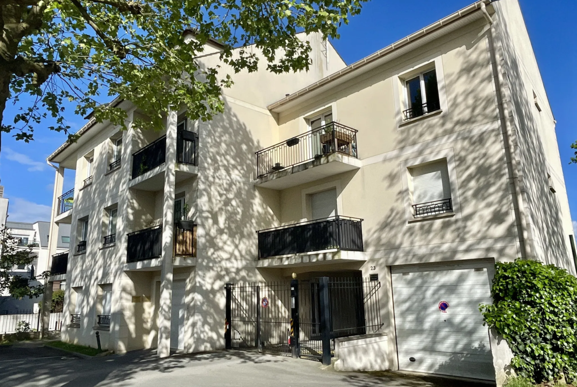 Appartement 3 pièces avec 2 balcons et grande cave à Boissy St Léger 