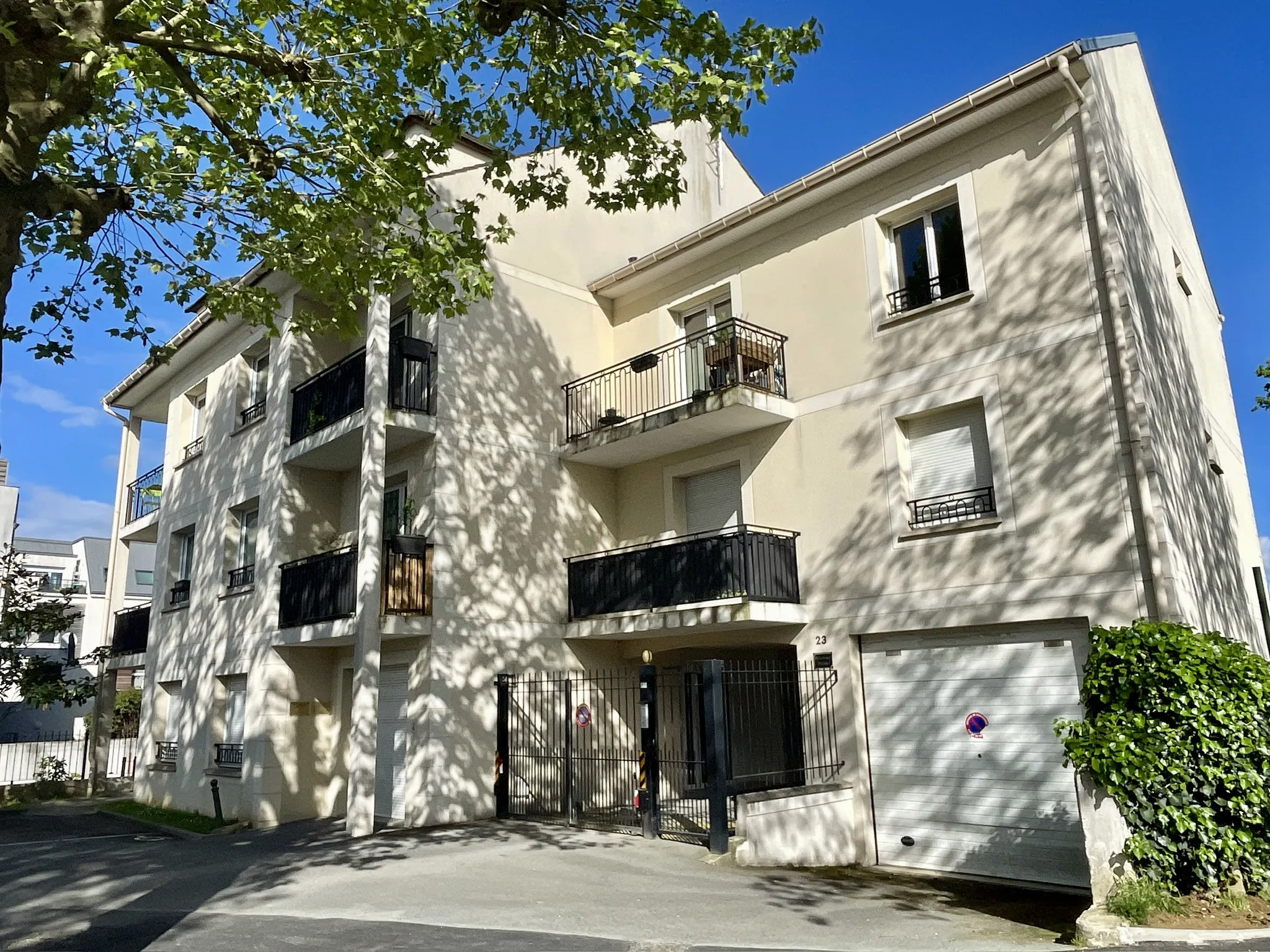 Appartement 3 pièces avec 2 balcons et grande cave à Boissy St Léger 