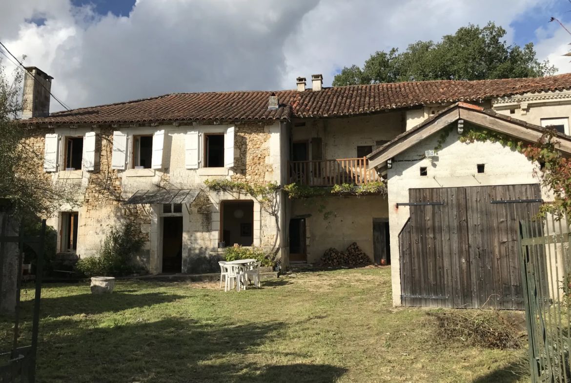 Maison de hameau en pierre avec jardin à St Just 