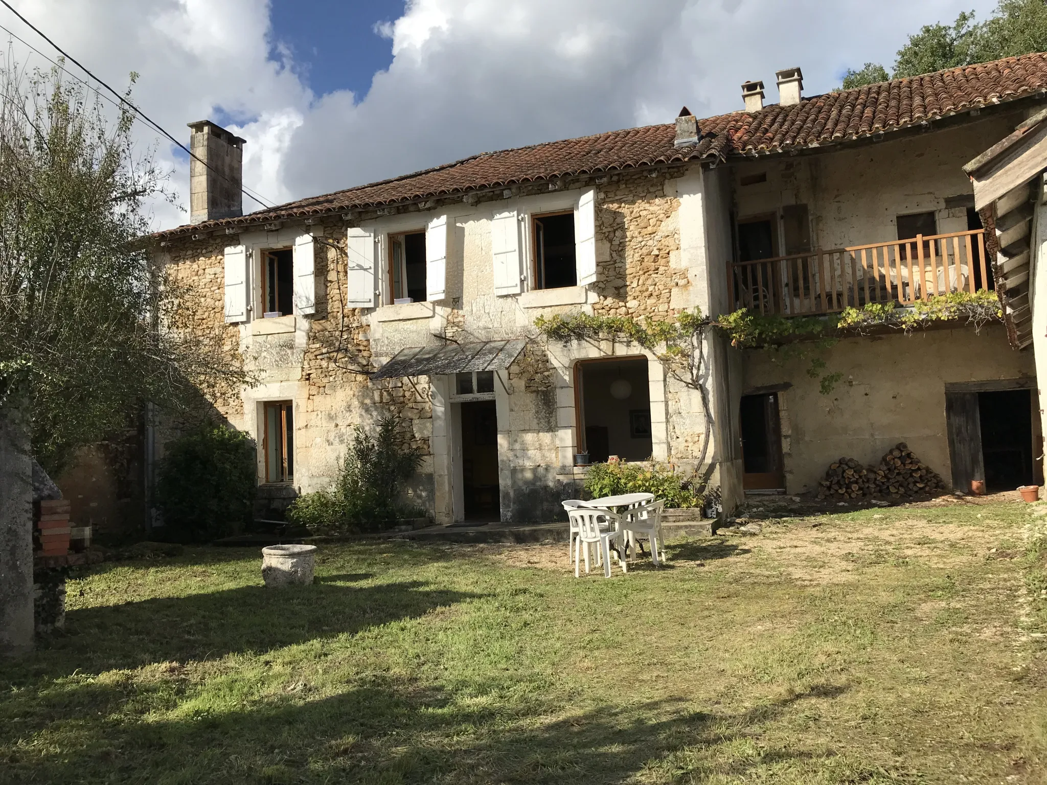 Maison de hameau en pierre avec jardin à St Just 