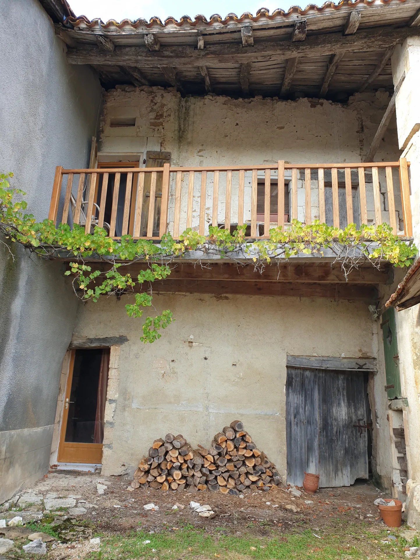 Maison de hameau en pierre avec jardin à St Just 