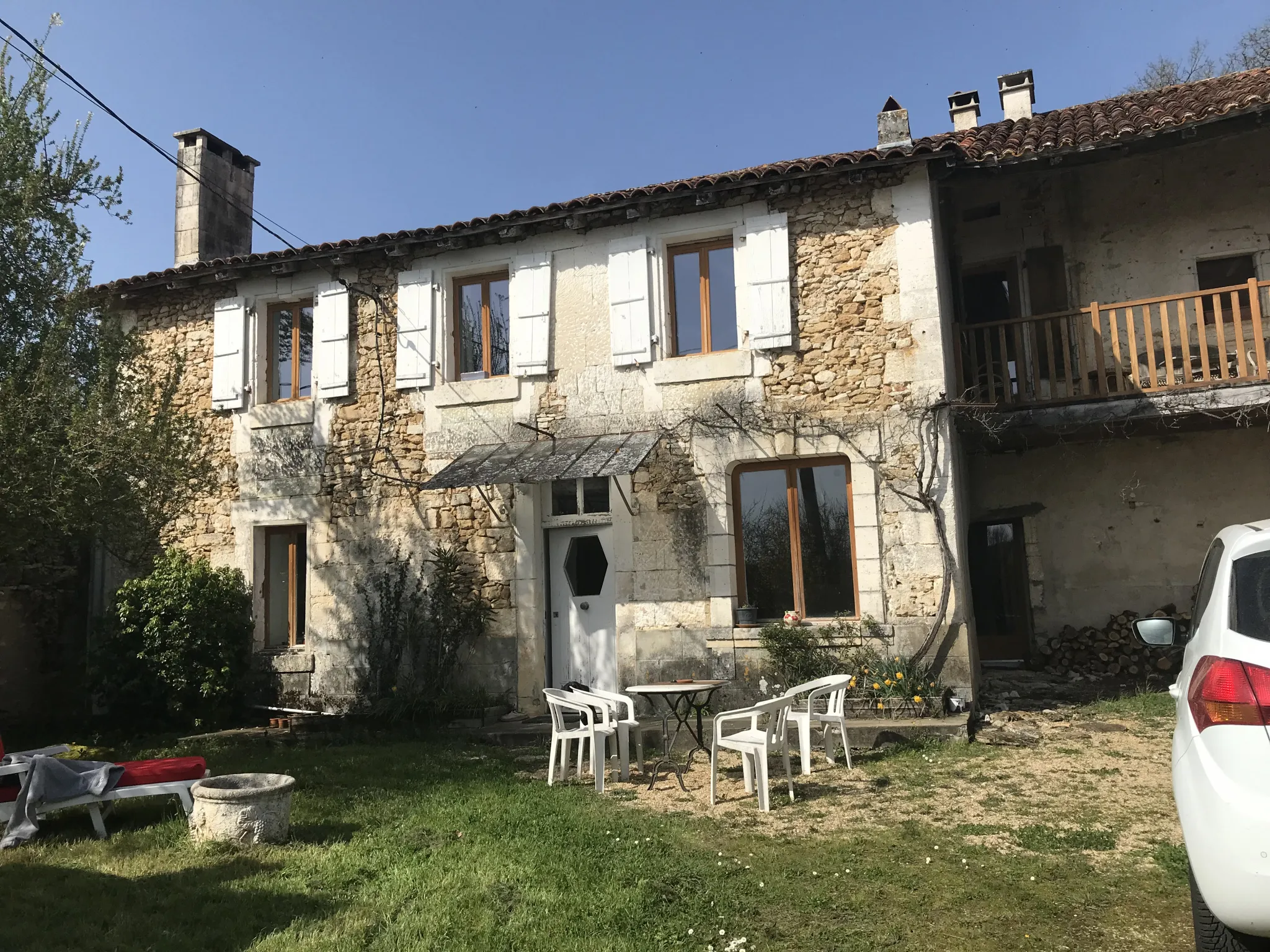 Maison de hameau en pierre avec jardin à St Just 