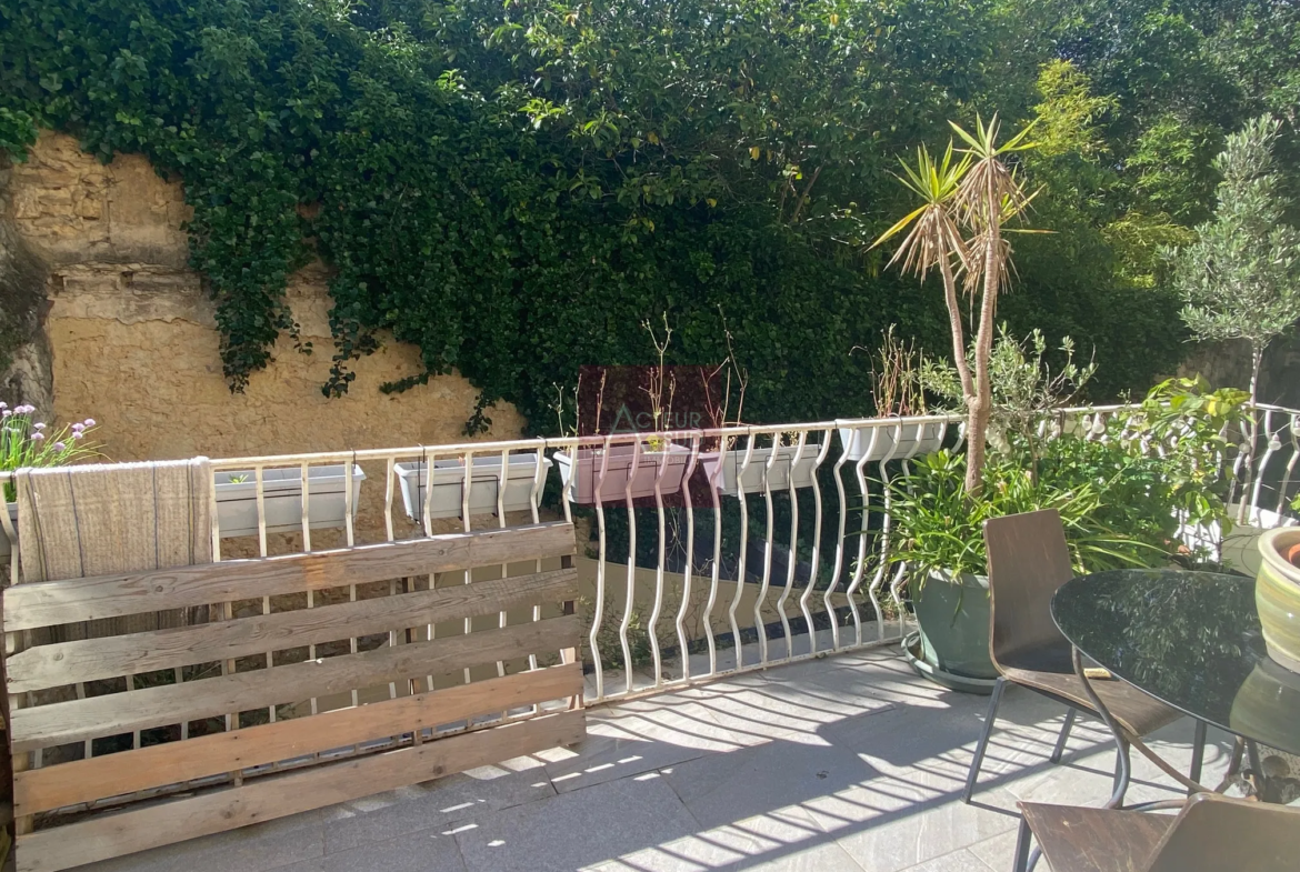 Rare 2-room Apartment with Large Terrace in Montpellier 