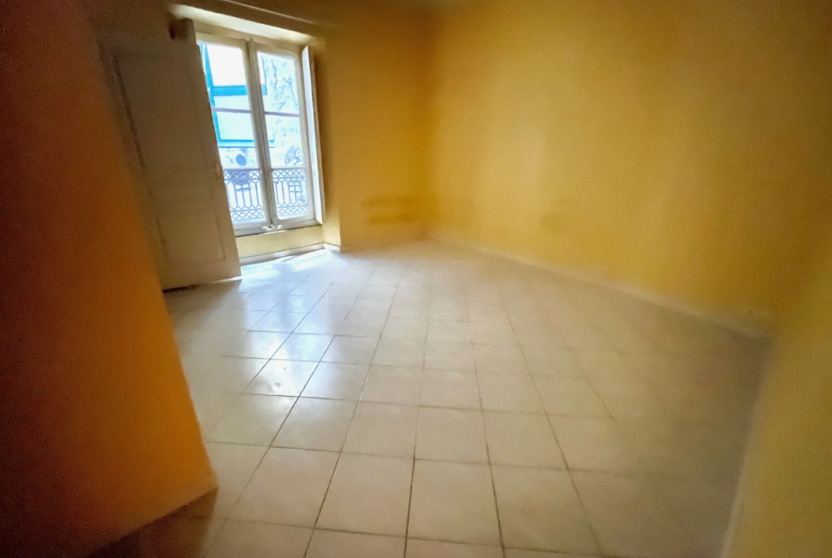 Appartement 68m2 à Nîmes avec balcon et cave 