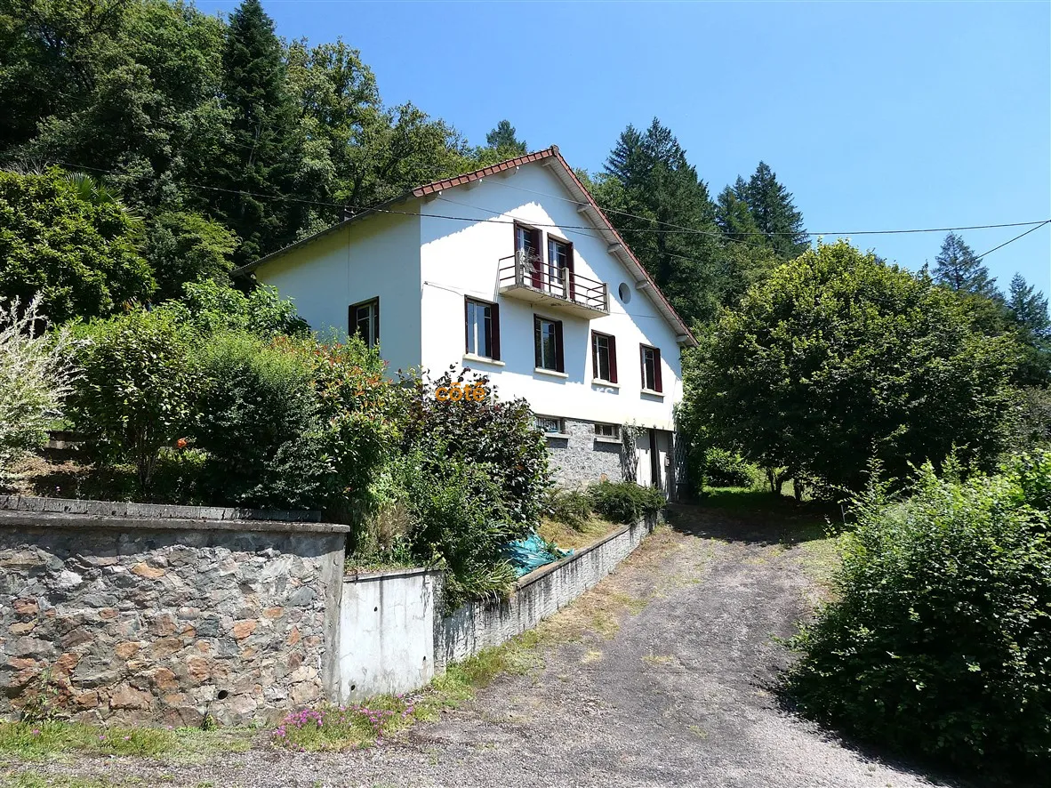 Maison à rénover sur les hauteurs du Bourg à Tulle 