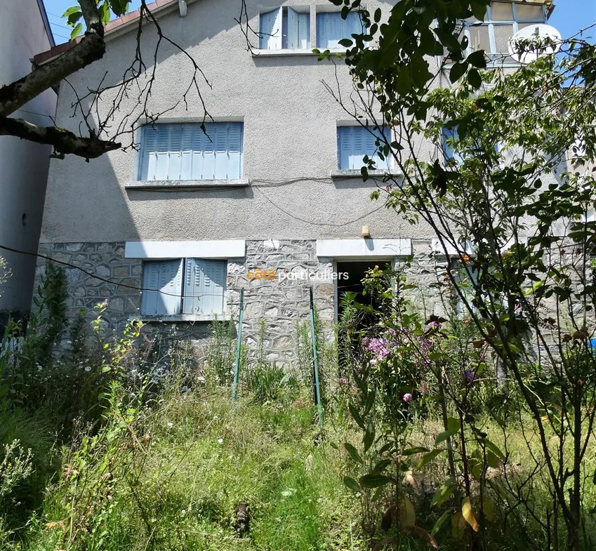 Charmante maison à rénover avec jardin à Tulle 