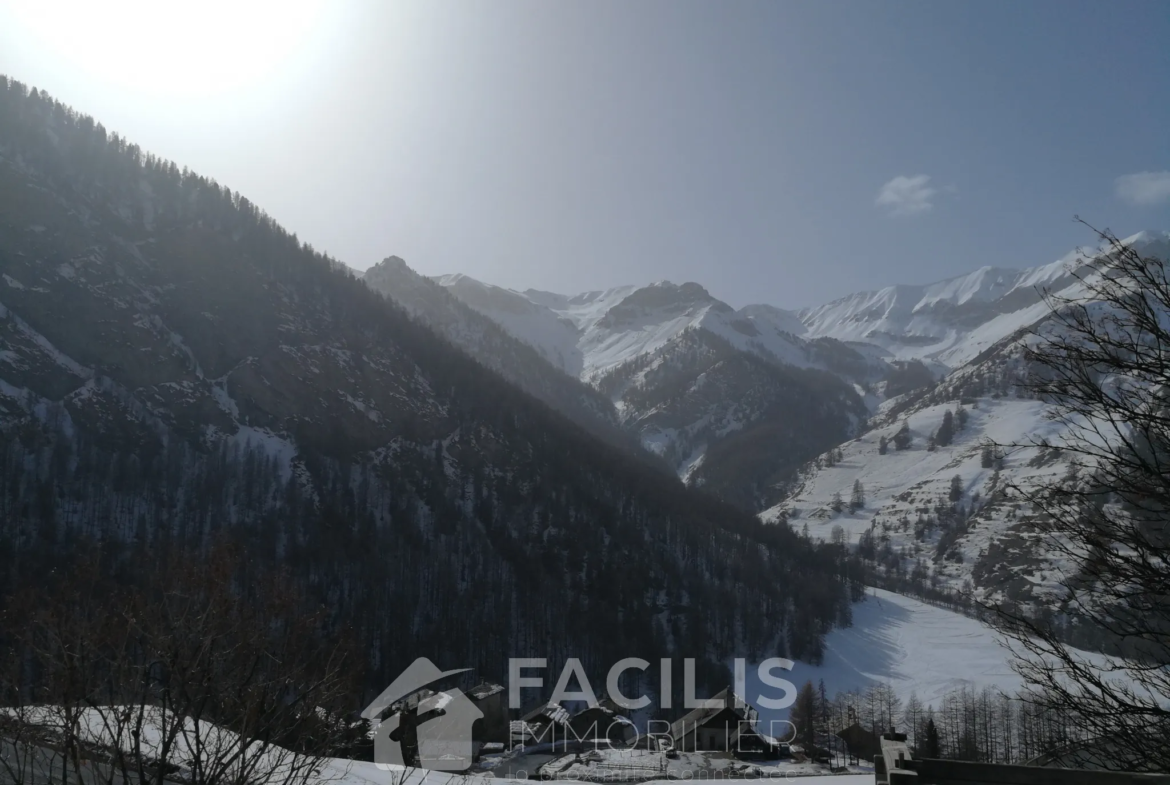 Appartement deux pièces avec vue sur les montagnes à Saint Véran 