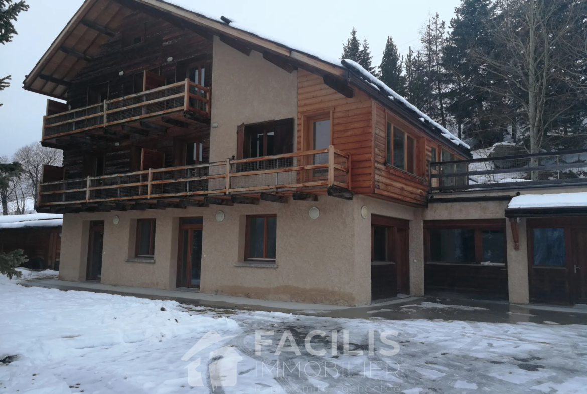 Appartement deux pièces avec vue sur les montagnes à Saint Véran 