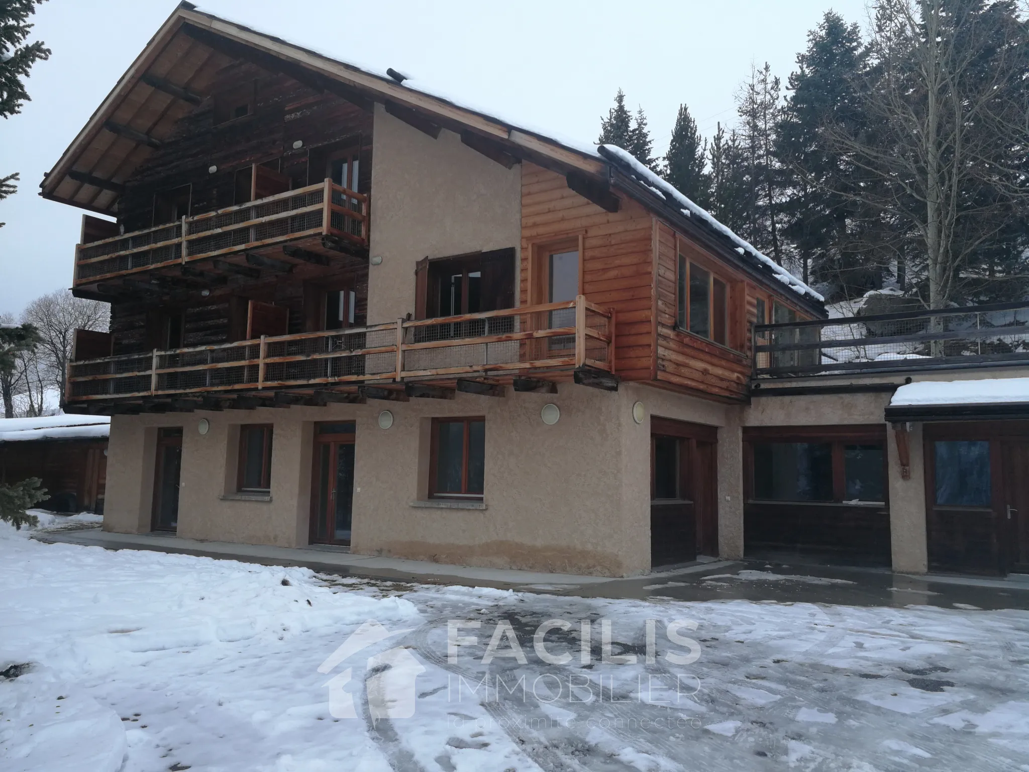 Appartement deux pièces avec vue sur les montagnes à Saint Véran 