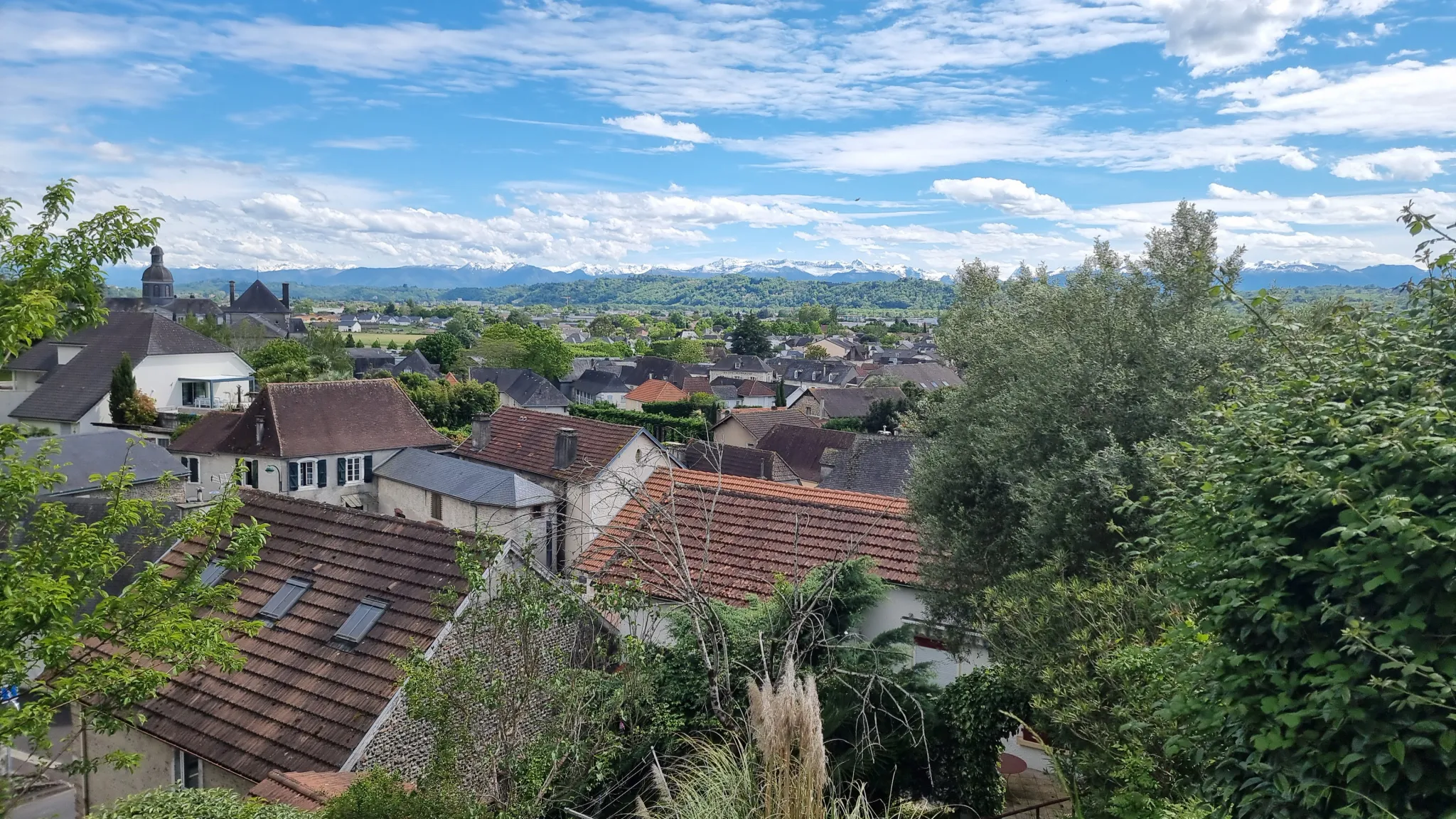 Maison d'architecte avec vue panoramique sur les Pyrénées 