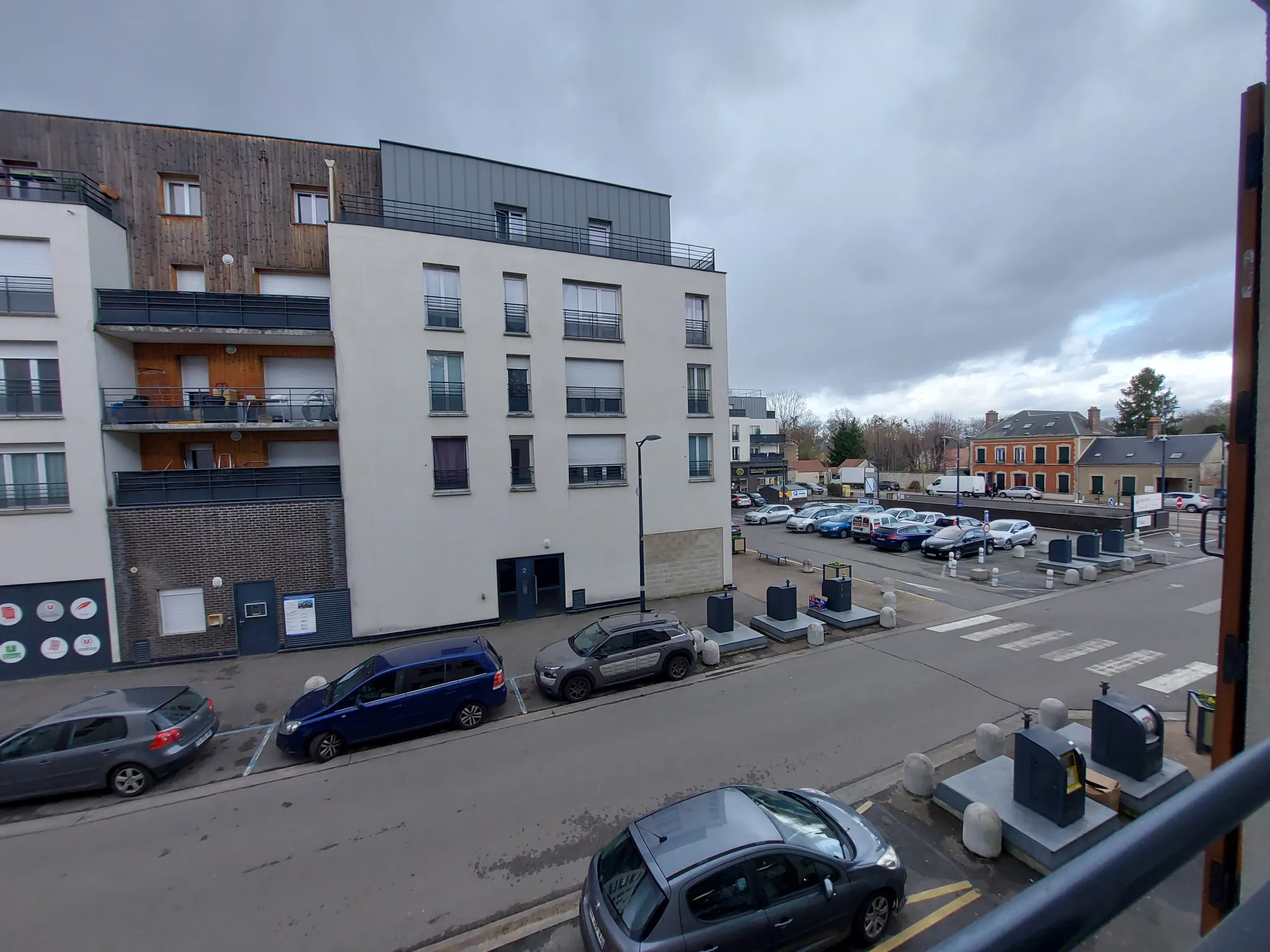 Appartement 2 pièces avec balcon à Rosny-Sur-Seine 