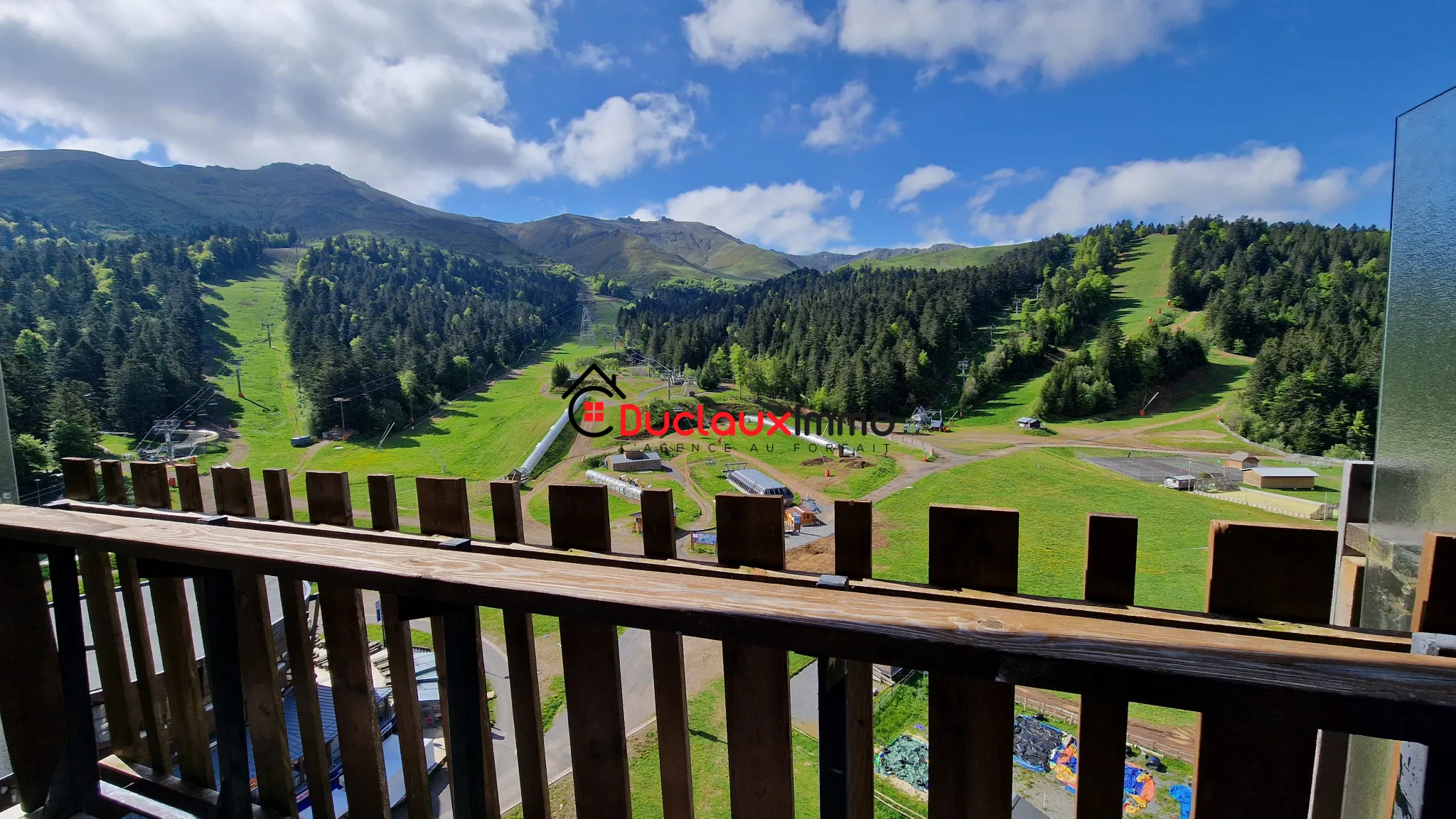 Studio de 31m2 au Lioran avec vue panoramique - AURILLAC 